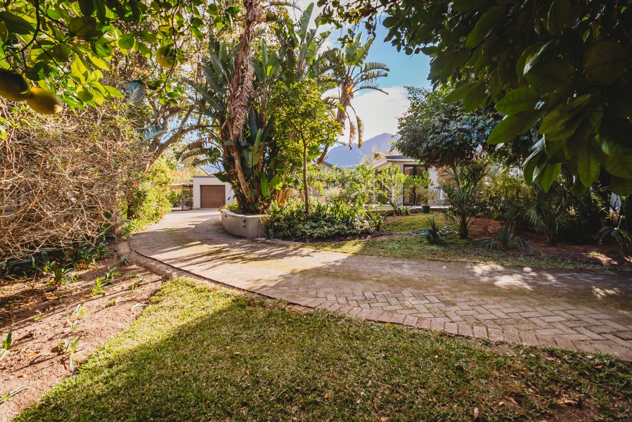 6 Bedroom Property for Sale in Heatherlands Western Cape